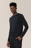 Good Man Victory V-Notch Long Sleeve Tee | Black